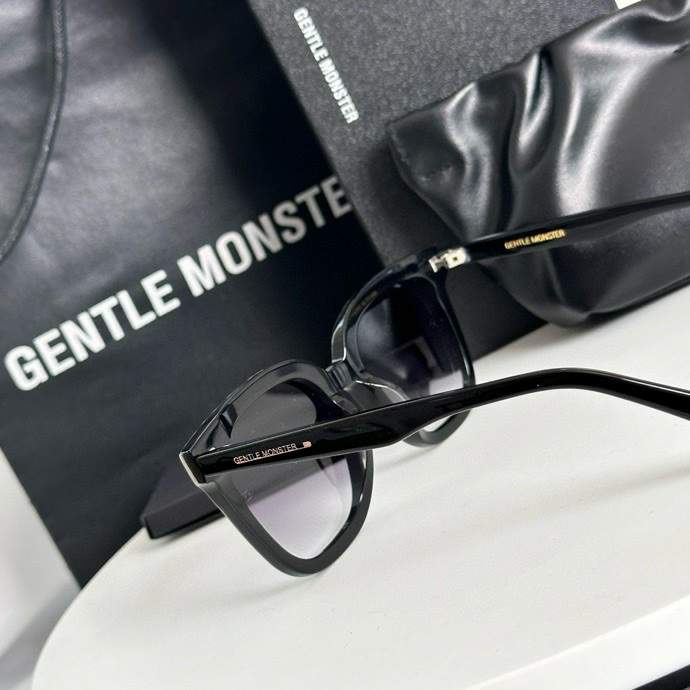Picture of Gentle Monster Sunglasses _SKUfw60667907fw